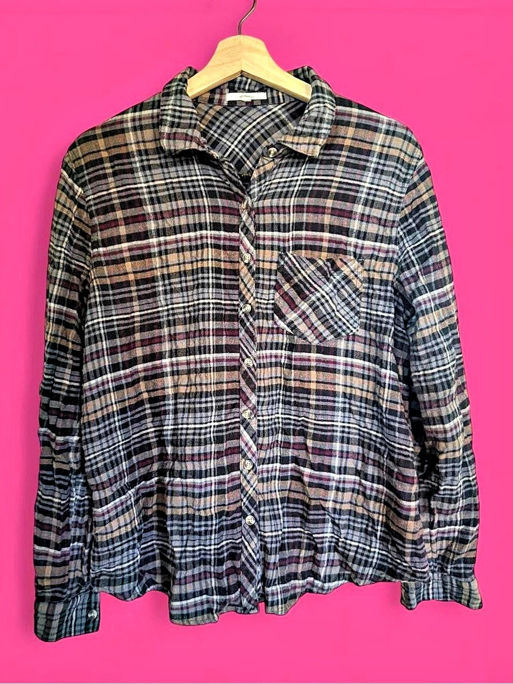 Maurices Plaid Button Down in Gray/Brown/Black size Large